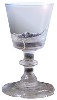 verre incompet qui a été complété par ordinateur. La transparence permet d'observer tout le pourtour du verre.